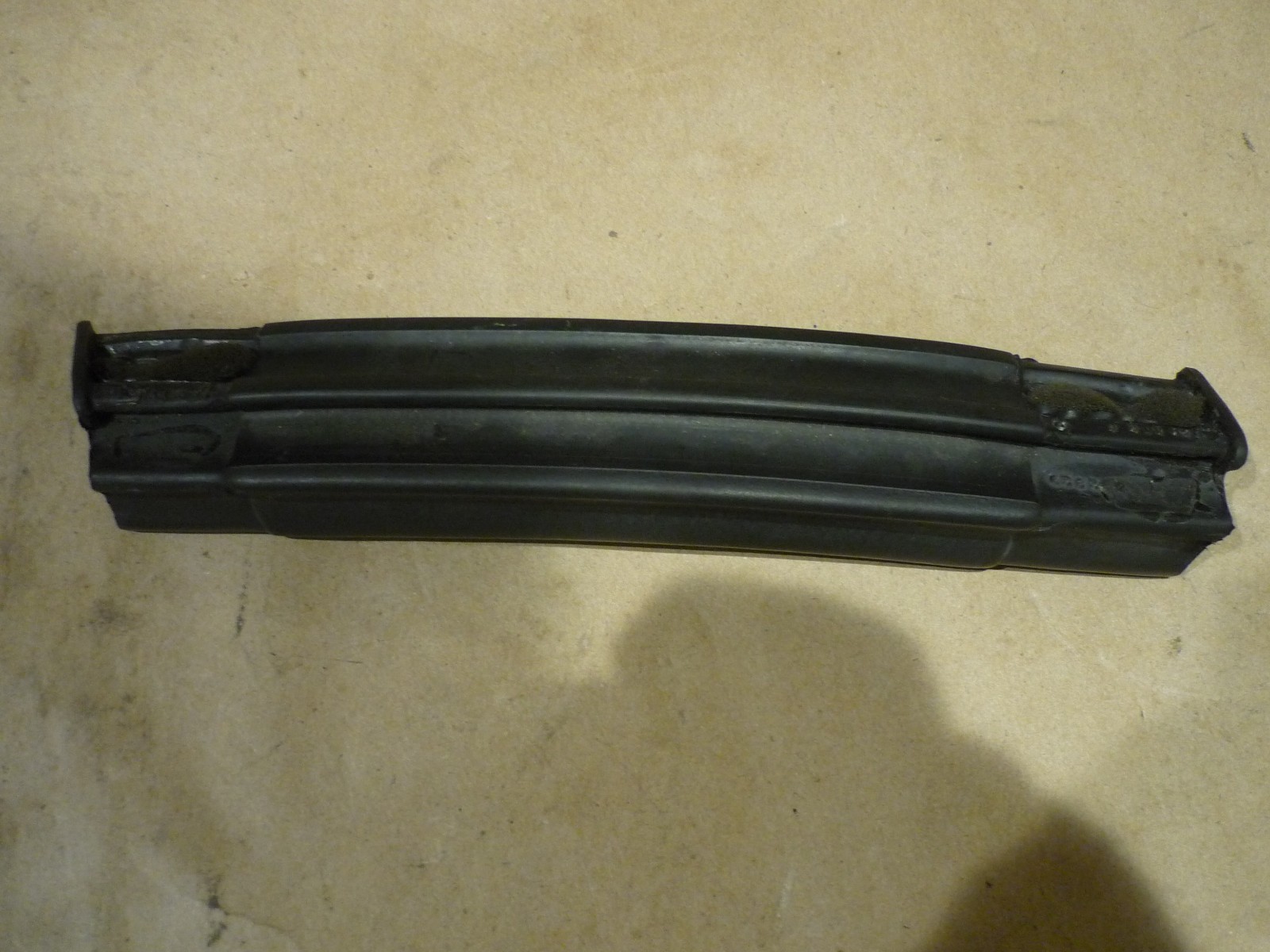 Ferrari 348, 355 Spider - RH Center Roof Rubber/Gasket - P/N 63633200