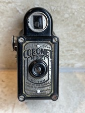 Coronet Midget Camera in black bakelite with original leather pouch