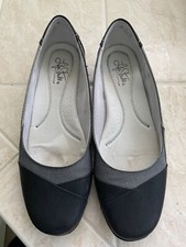 Life Stride Deelish Black Suede Flats - Size 10 M