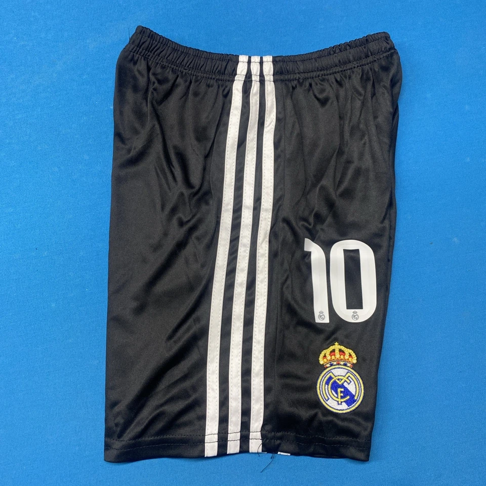 Conjunto juvenil tamanho 24 Kylian Mbappé Real Madrid #10 conjunto de jersey e shorts - Imagem 3 de 4