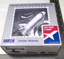 1:300 Space Shuttle Atlantis NASA Orbiter Diecast by Daron Stamp PS5823-1 NEW
