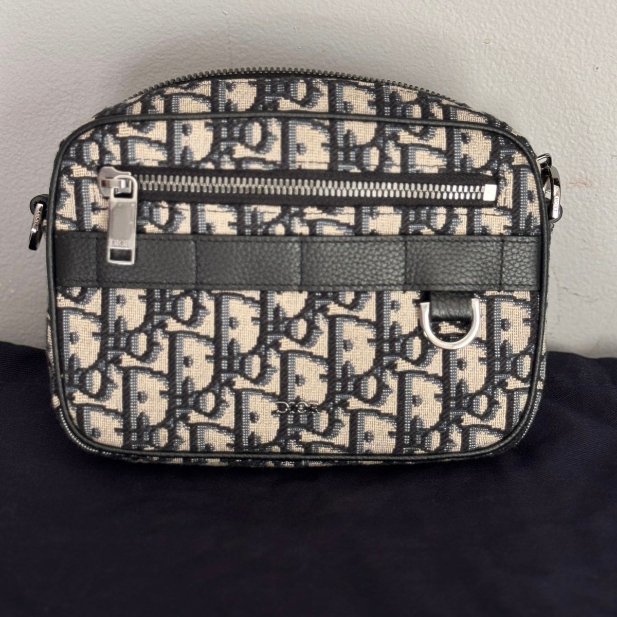 DIOR Safariミニバッグ Dior Mini Safari Bag with Strap Beige and Black Dior Oblique