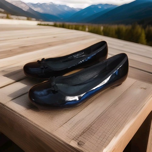 Clarks Artisan Collection (74930) Women's Black Patent Leather Slip On Shoes 9 M