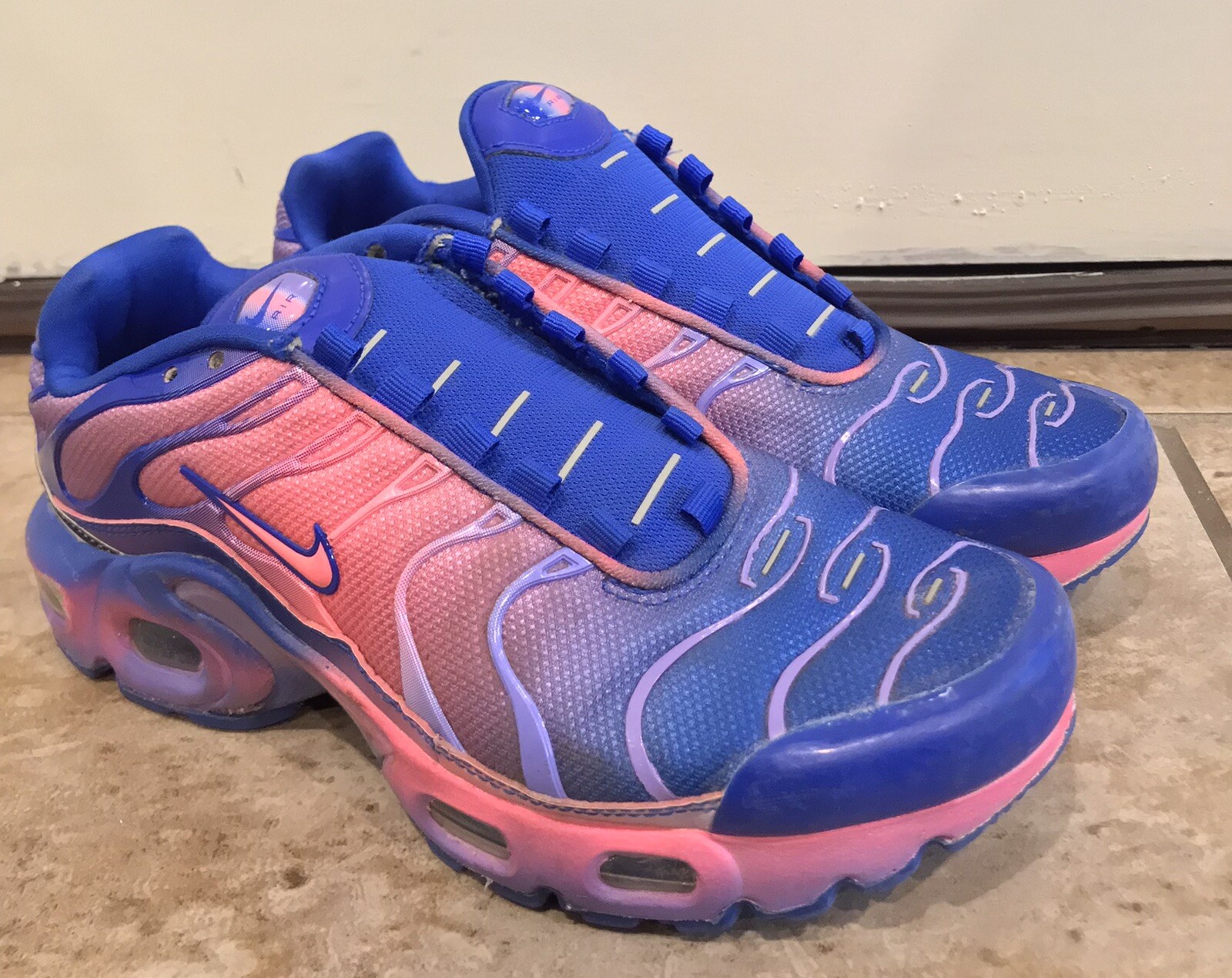 Discriminatorio Acostumbrados a energía Nike Air Max Plus Fade Blue Pink GS CT0962-400 Size 4Y | eBay