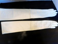 VAN RAALTE LADIES WHITE NYLON UNLINED EVENING GLOVES SIZE 6.5