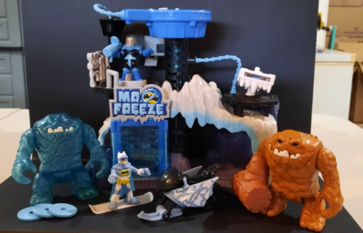 Imaginext DC Super Friends Exclusive Mr. Freeze Headquarters Gift