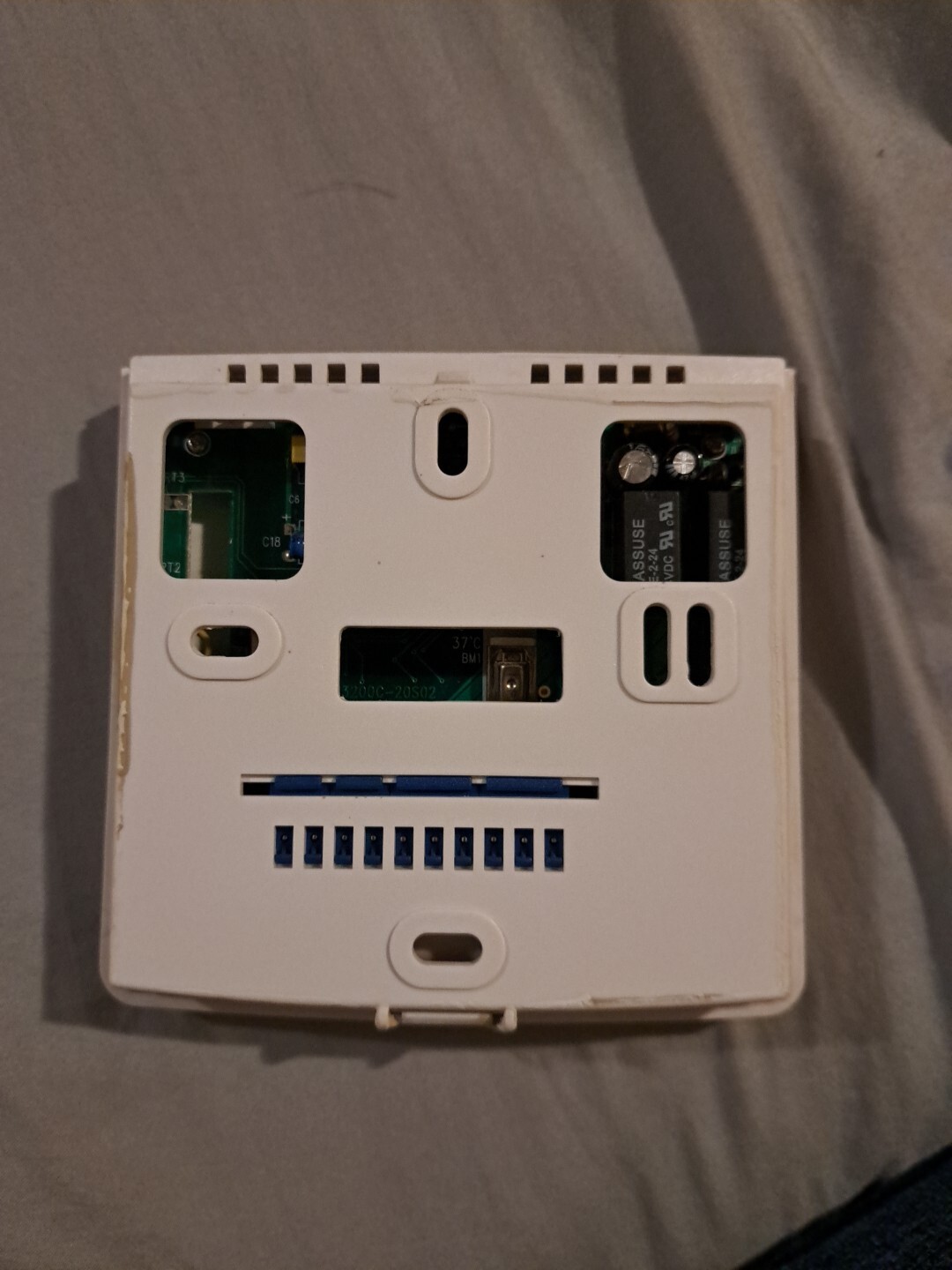 Braeburn Model 3200 Non Programmable Digital Thermostat Pre Owned eBay