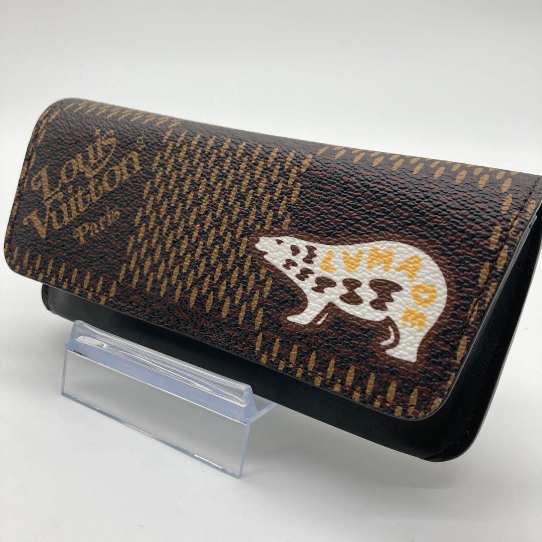 Louis Vuitton NIGO collaboration glasses case Damier Giant Woody