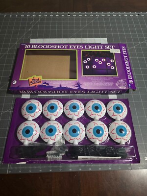 Fun World 3D Halloween Set of 10 Bloodshot Eyeballs String Lights