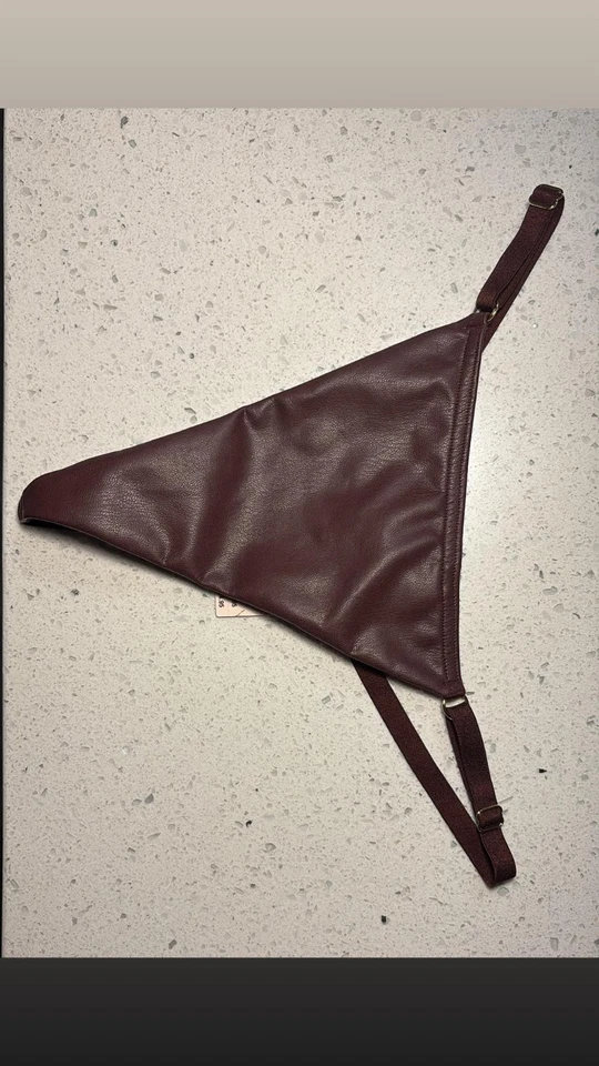 Victoria's Secret очень сексуальный бюстгальтер из искусственной кожи размер S и V-струнные трусики размер S новый с Ярлыками - Изображение 3 из 4