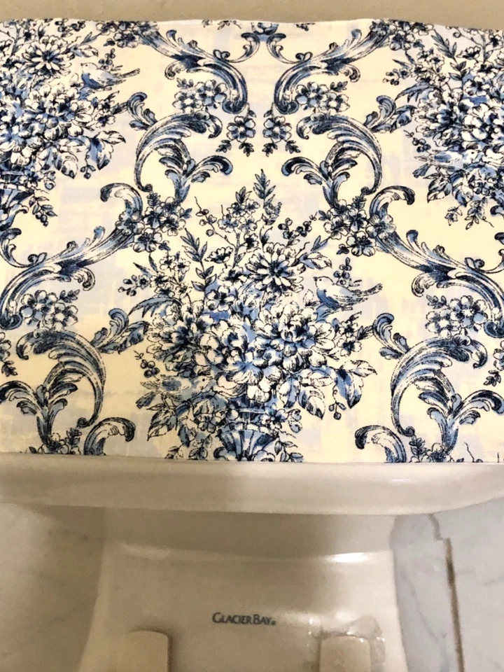 Assento sanitário e capa de tanque com estampa feita à mão - Imagem 3 de 4