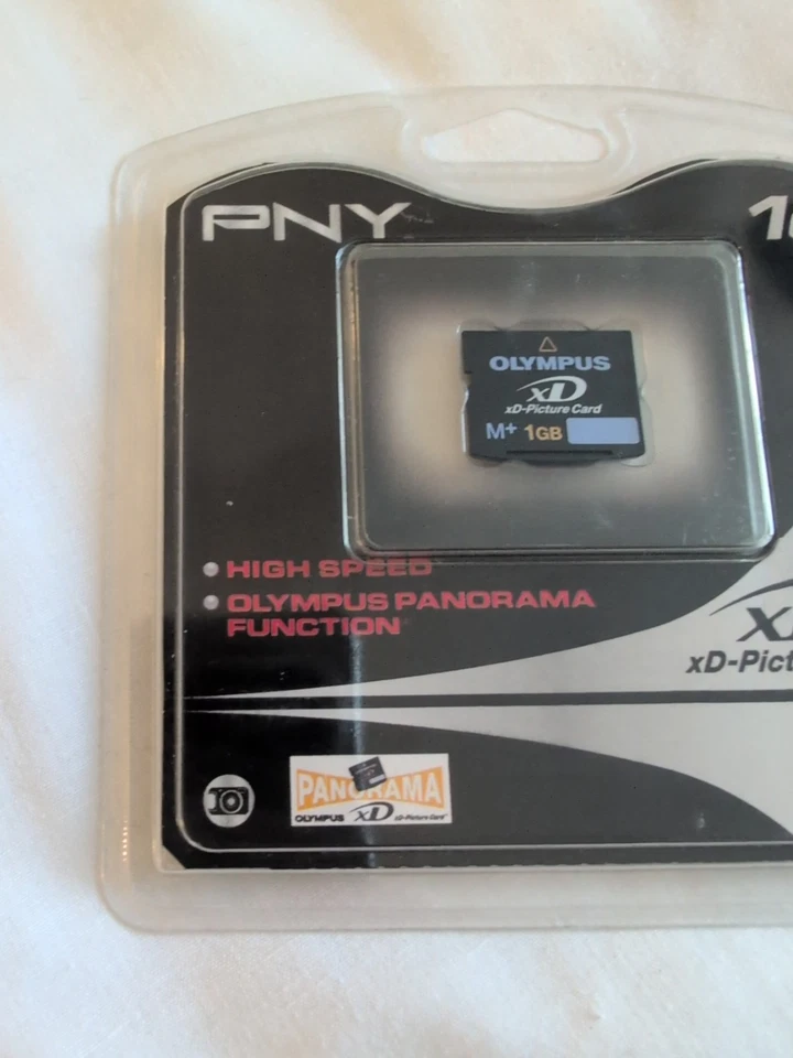 1GB OLYMPUS XD MEMORY CARD 1 GB TYPE M+ FUJIFILM OLYMPUS CAMERAS NEW/SEALED - Image 3 of 4