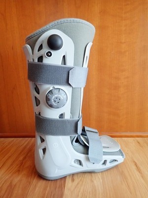 Aircast Adjustable Medical Walking Boot for Immobilization Stabilization UNWORN