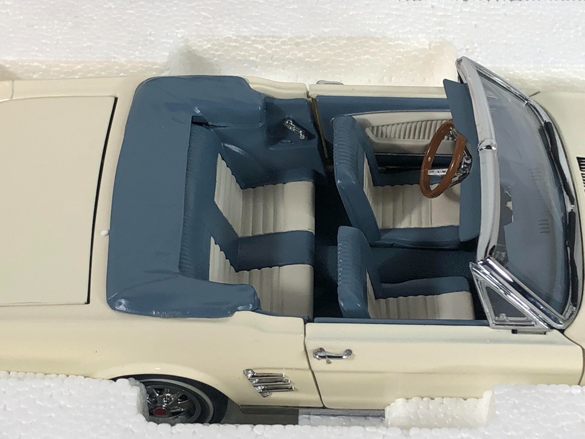ダンバリーミント製　Danbury mint 1966年型　ムスタング　1/24 ダンバリーミント製 Danbury mint 1966年型 ムスタング 1/24