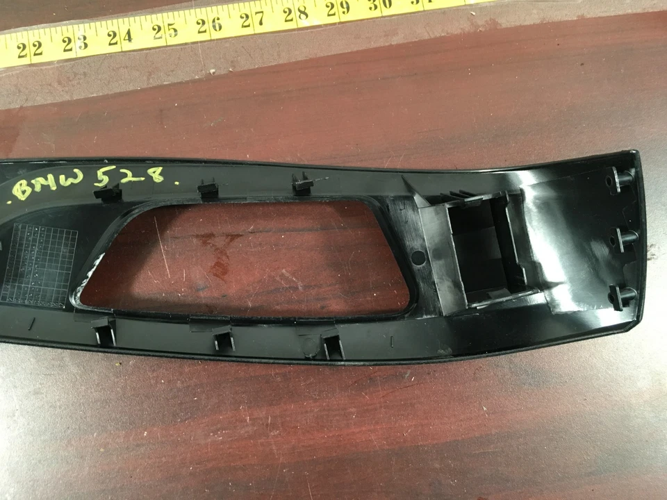 BMW 528i 535i 550i 2011-2016 interruptor de asiento delantero derecho panel moldura OEM. Foto 2 de 4