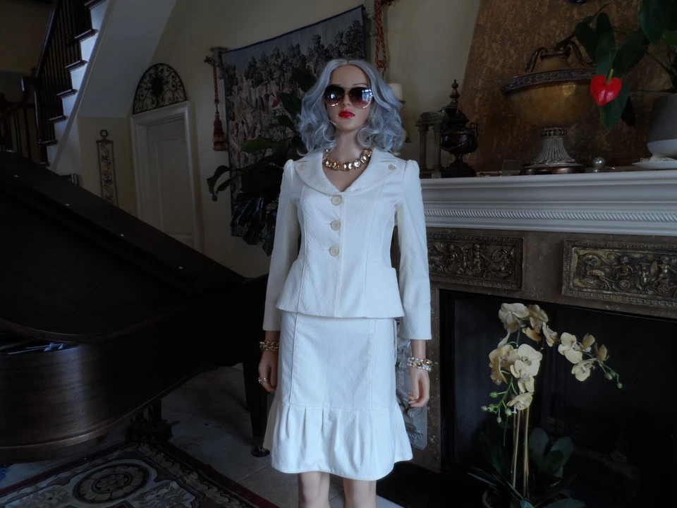 Nuevo Traje Falda Nanette Lepore Marfil "Retrato" Talla 4 Foto 2 de 4