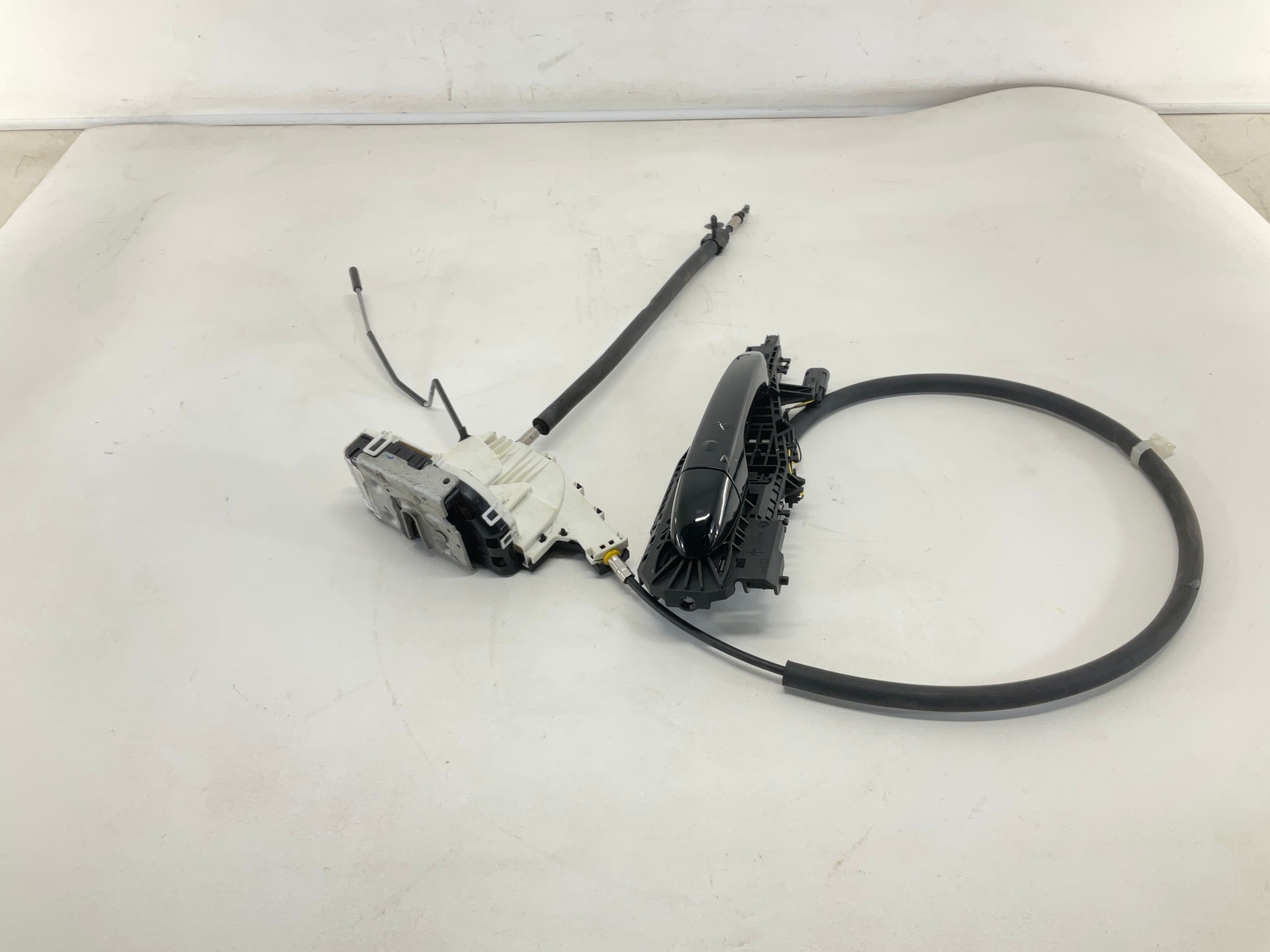 14-17 Maserati Ghibli Exterior Front Right-Passenger Door Handle w/ Lock Latch C