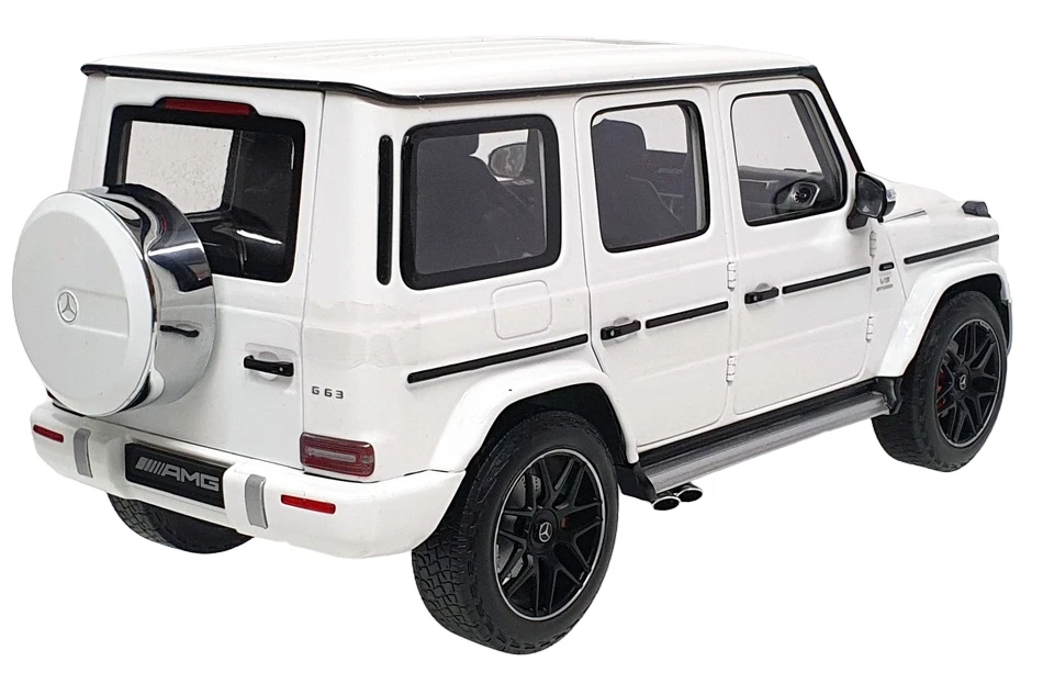 Minichamps 1/18 Scale 110 037065 - 2018 Mercedes AMG G63 - White - Image 2 of 4
