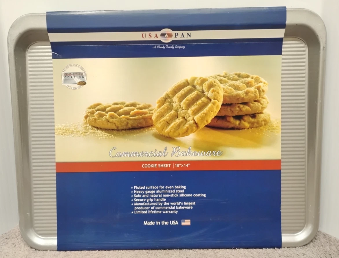 NEW USA PAN 10305LC Non-Stick Commercial Bakeware Cookie Pan 18" x 14". (03)