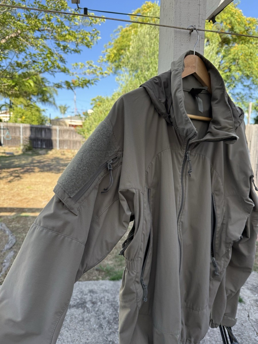 ジャケット・アウター PATAGONIA LEVEL5 S-R SOFT SHELL JACKET Patagonia MARS PCU Level 5 Soft Shell Jacket | AT EASE SHOP