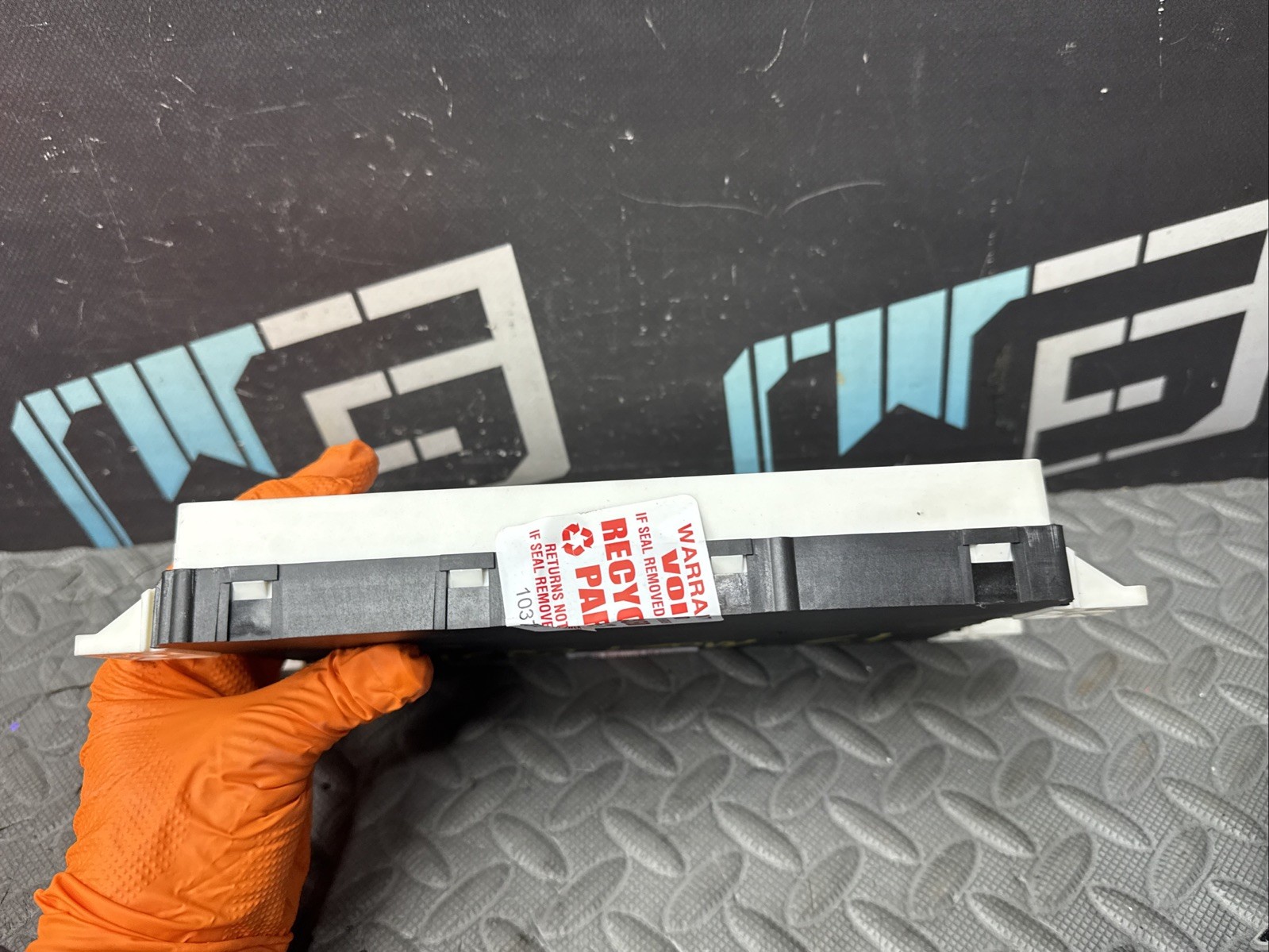 OEM Maserati Quattroporte M156 Body Control Module BCM 04787684AD 2014-2017