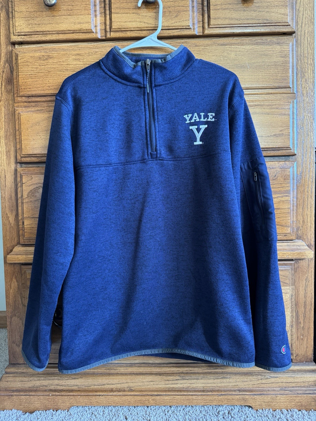 Champion Yale Bulldogs quarter-zip sweatshirt in Navy Size Medium