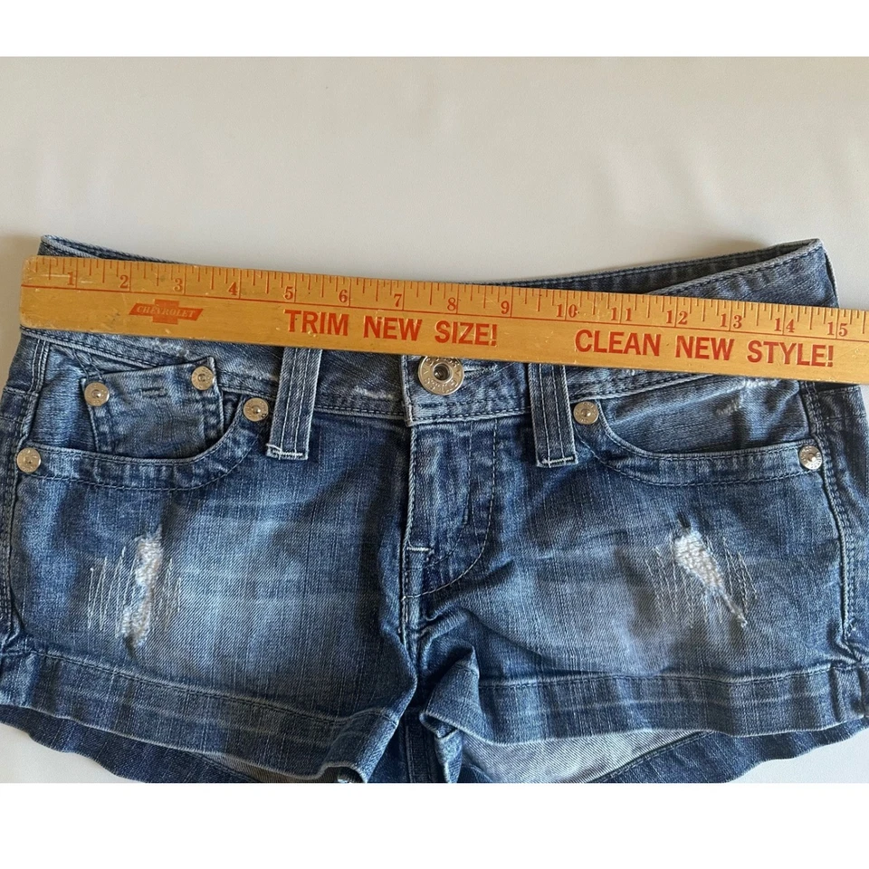 GUESS джинсы женщин размер 27 искусственно состаренный синий джинсовой ткани короткие шорты заниженной Y2K - Изображение 3 из 4