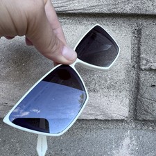 Quay White Plastic Frame Sunglasses for Women for sale | eBay display picture 1