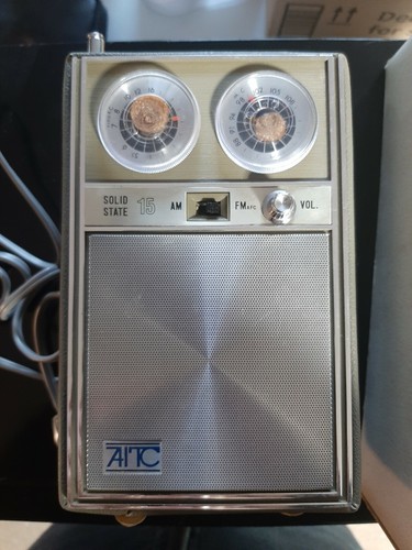 Lot of Transistor Radios incl Electronica, AITC, Modernage, Westinghouse - Picture 11 of 12