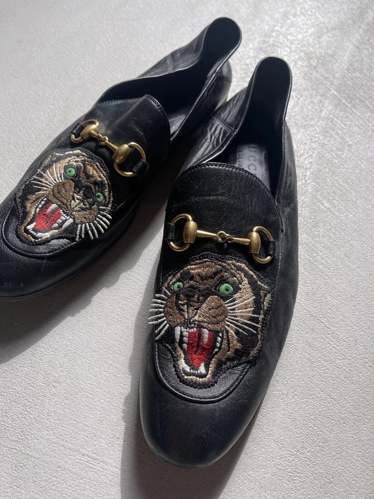 Mocassins en cuir noir Gucci hommes 8 panthères tête d'animal panthères pantoufles plates