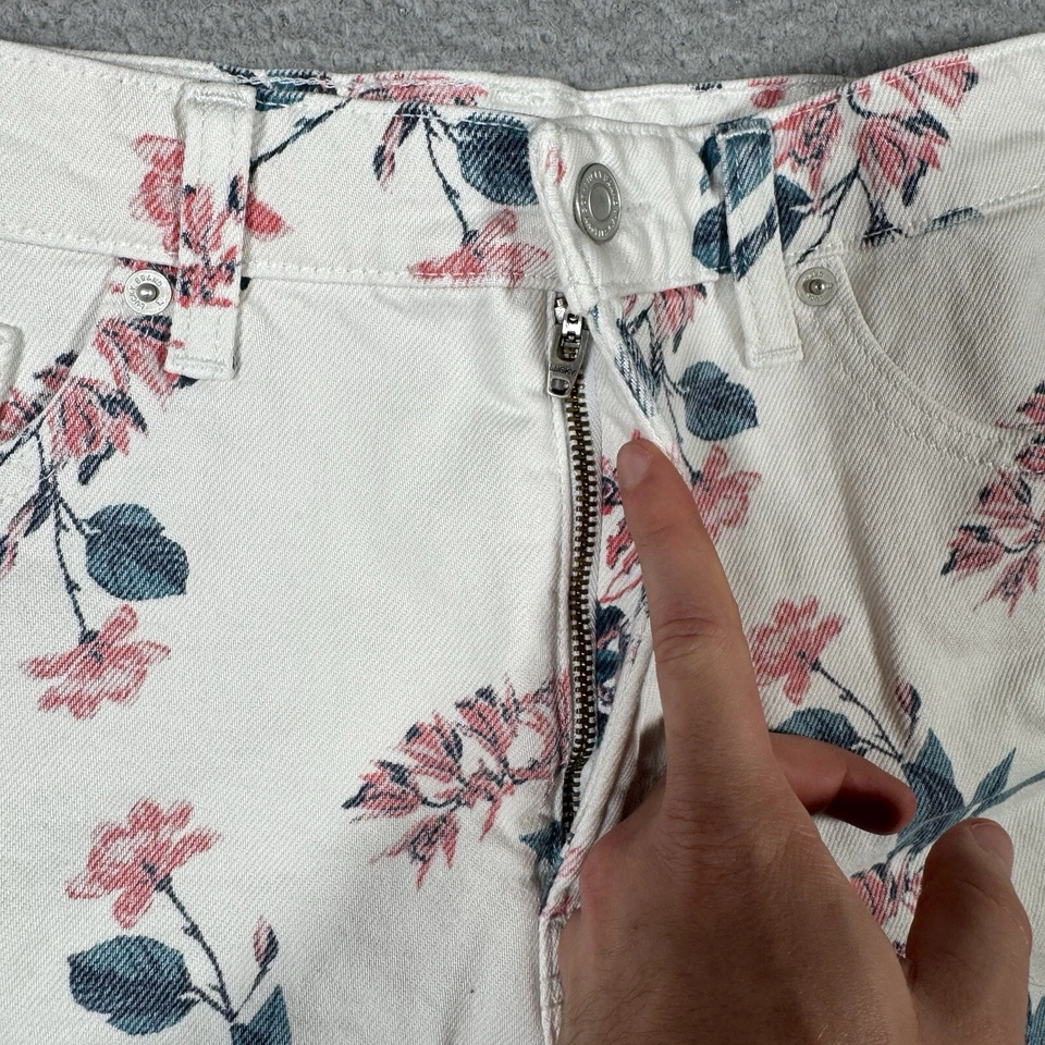 Lucky Brand Jean Shorts Women’s Size 8/29 Pins White Floral 3” Inseam Flat Front - Image 3 of 4