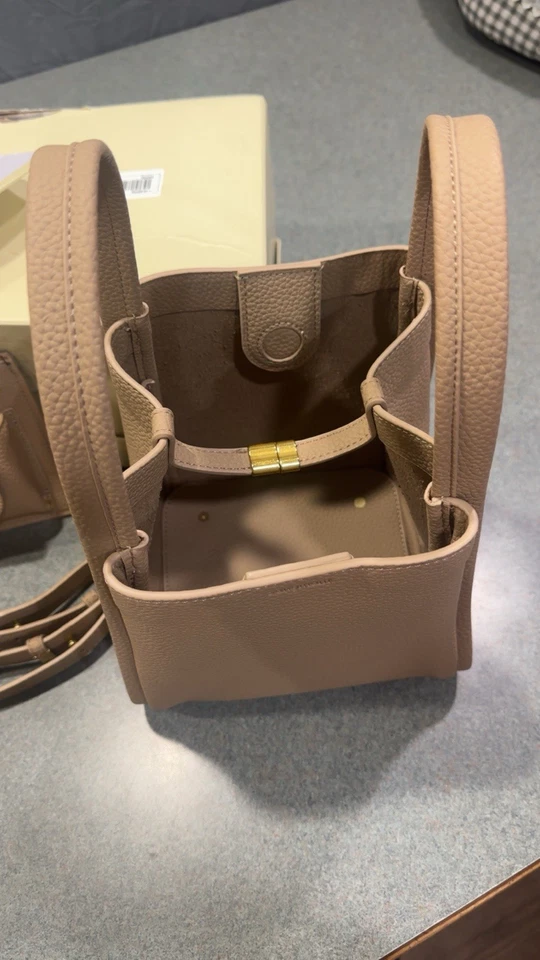 Bolso de mano Songmont para mujer de capacidad media de cuero crema asa superior con billetera Foto 2 de 4