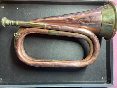 Vintage Messing und Kupfer Horn mit Mundstück, gestempelt 2638