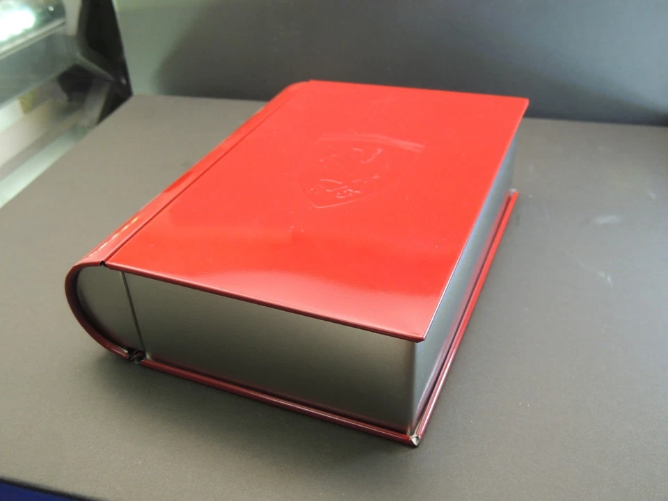 Cofanetto IXO Ferrari 312T - 1975 Niky Lauda Formula 1 modellino 1/43 Die Cast - Immagine 4 di 4