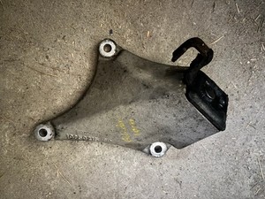 Opel Sintra 3.0 Automatik (96-99) : Getriebehalter vorne 10250215