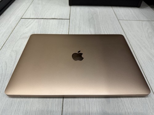 Apple MacBook Air Retina 13.3" 2020 - 1TB SSD - 16GB Ram - 1.2GHz Core i7 - Gold - Bild 4 von 16