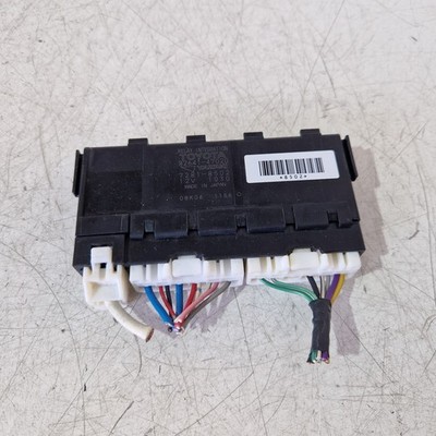 TO* Relais Sicherungsmodul Toyota Prius Plus XW40  Lexus CT 72818502