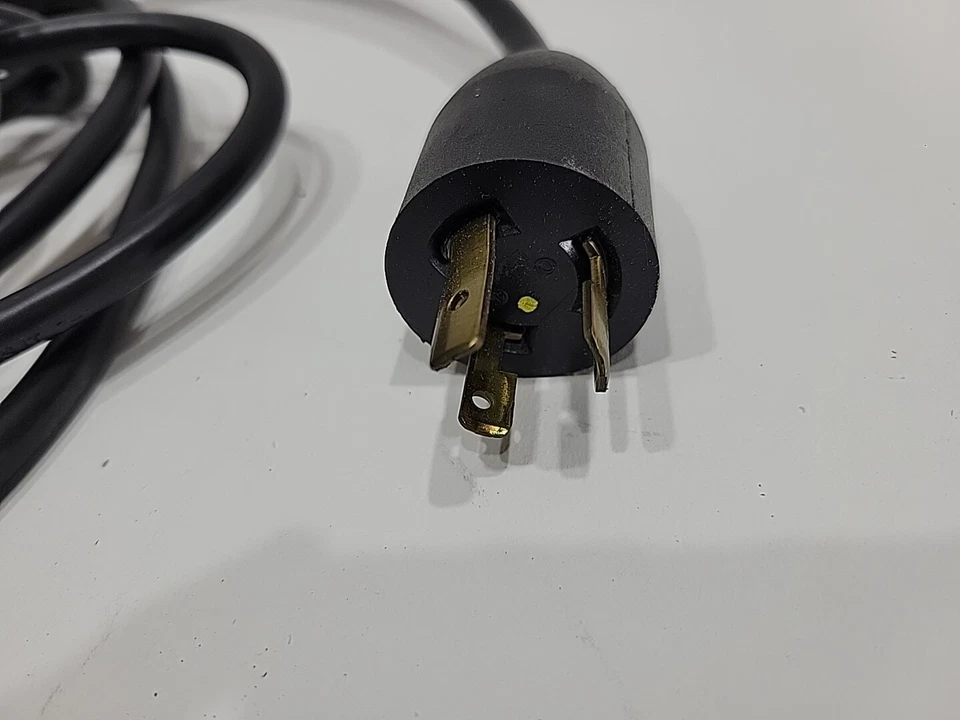 IBM 32P1762 DPI Universal Rack PDU 9306-RTP 7 Total Outlets 1x Breaker - Image 3 of 4