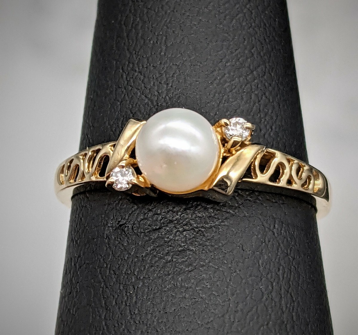 Beautiful Designer SMG 10K Yellow Gold Genuine Pearl & White Sapphires Ring Sz 7 View 3