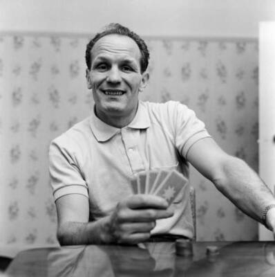 Henry Cooper spending the eve of his big fight against Cassius Cla- Old Photo 2