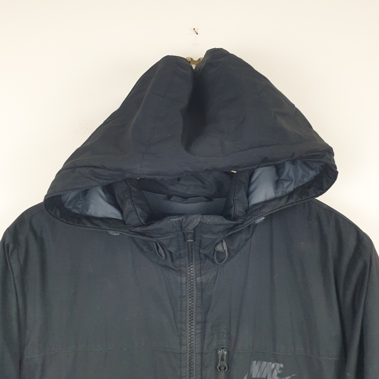 SACAI X NIKE NIKE Giacca Uomo Media Nera con Cappuccio Outdoor Imbottita Giacca a Vento Tutti i Giorni