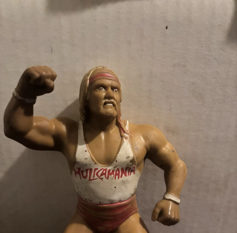 1988 LJN Hulk Hogan WWF Wrestling Figure White Shirt - Image 3 of 3