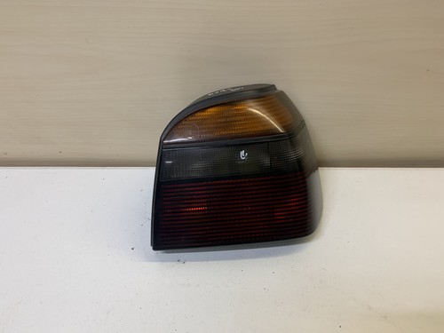 Rückleuchte Original Rücklicht rechts VW Golf 3 III Dunkel Hella 1H6 945 112 B