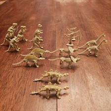 Dinosaur Skeletons Toy Lot Of 16 Figures Plastic