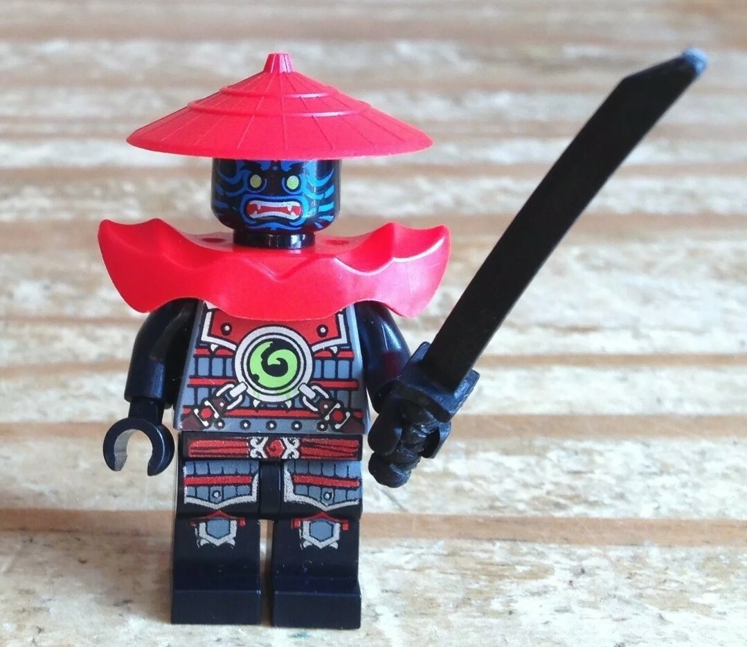 ☀️ LEGO Ninjago Blue Face Stone Swordsman Minifigure with