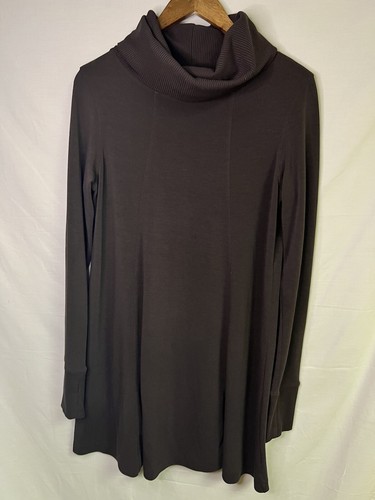 CAbi Women's 596 Swing Mock Turtleneck 