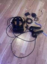 HTC Vive With Deluxe Audio System, Cables, Box , 2 Controllers No Base Stations