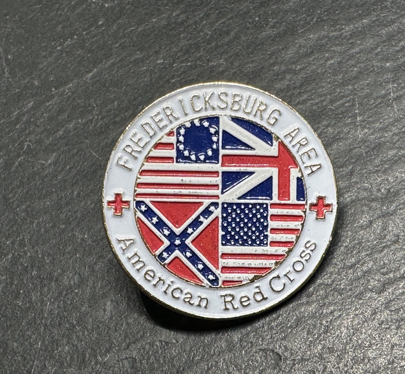 14 AMERICAN RED CROSS PINS : 200, HOME NURSING, LIFE SAVING JR+ H659