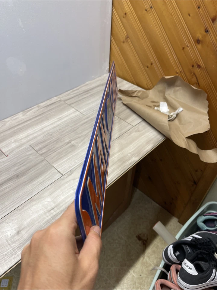 Gators Man 洞穴标志 3 英尺长 — 第 3/4 张图片