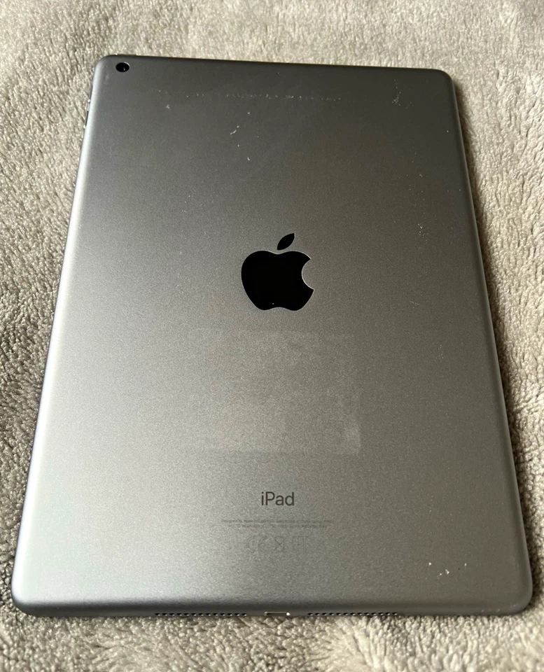 Apple iPad 7 · 64GB · Wi-Fi + Cellular, photo 1 of 3